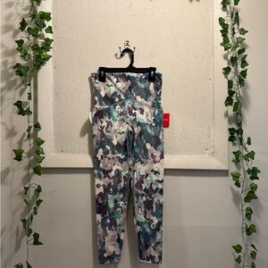 Spanx Printed Camo Multi 7/8 Leggings